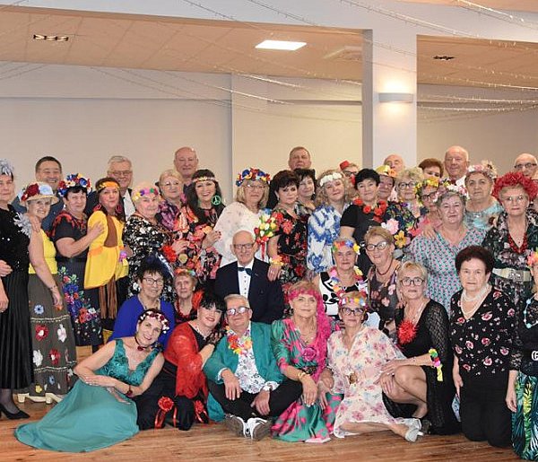 Kwiaty w sercach – Karnawałowy Bal UTW w Grębocicach