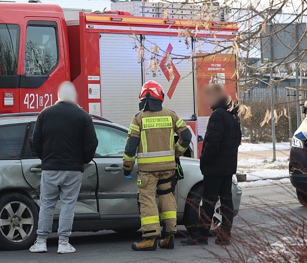Kolizja BMW z Volvo w Głogowie. Zderzenie na Henryka Głogowskiego [FOTO]