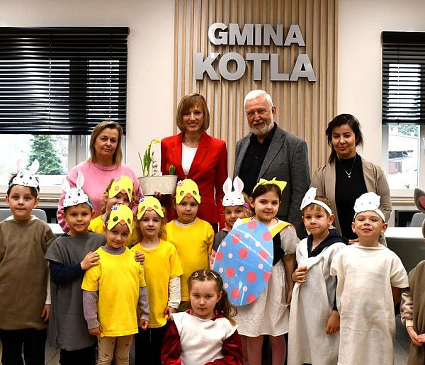 Wielkanocna wizyta przedszkolaków w urzędzie Gminy Kotla