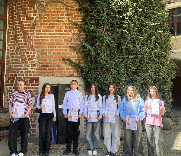 Ava Kruszewska  z gminy Głogów na podium konkursu o zabytkach ziemi głogowskiej