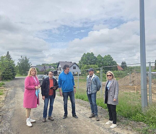 Rusza budowa ul. Świerkowej w Jerzmanowej. Przekazano plac budowy