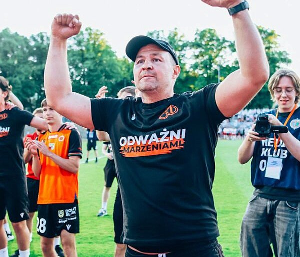 Trener bramkarzy zostaje w Chrobrym na dłużej