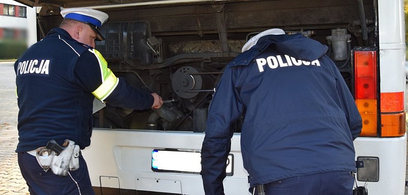 Policja kontroluje autokary z dziećmi. Ferie w Głogowie mają być bezpieczne