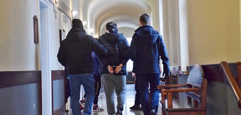 Trójka w areszcie. W Głogowie straszyli zabiciem i spaleniem