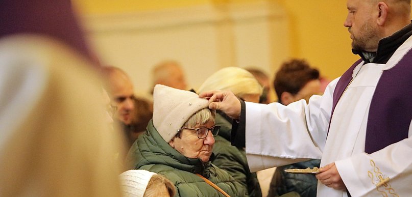 [FOTO] Środa Popielcowa w Głogowie: Potrzebujemy głodu wiary