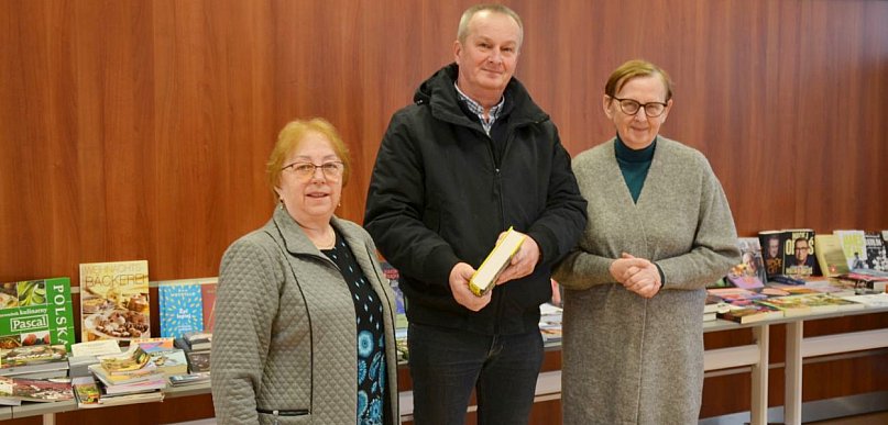 [FOTO] Dużo ciekawych książek na kiermaszu w Głogowie