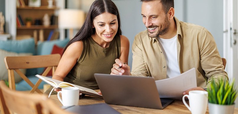 VAT w małej firmie – kto musi się rejestrować, a kto może skorzystać ze zwolnienia