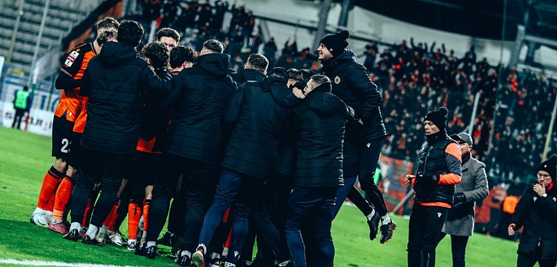 Miedź na deskach! Derbowa wojna zakończona