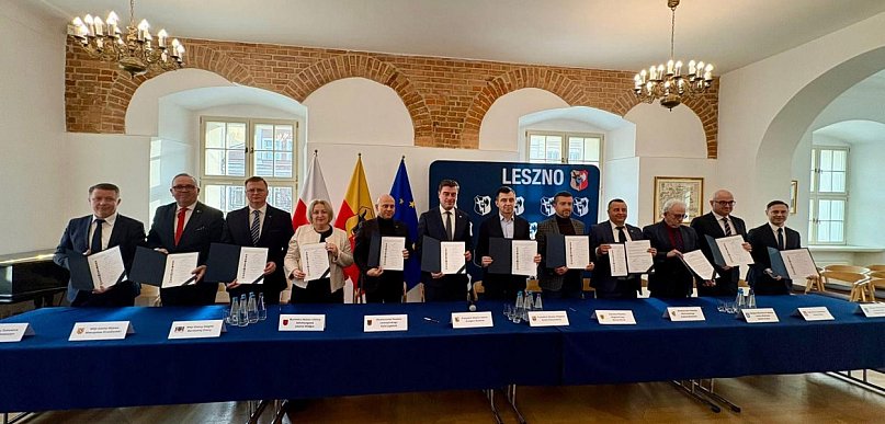 Samorządy łączą siły w sprawie S12. W Leszno podpisano memorandum
