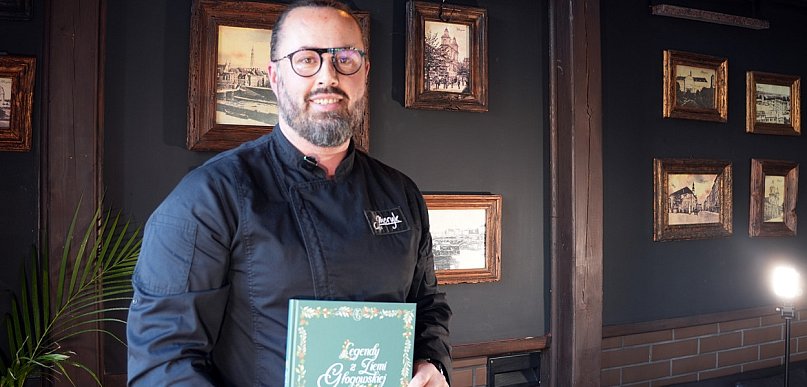 Legendę "Dzwon dziesiątej godziny" czyta Marcin Meryk, głogowski cukiernik