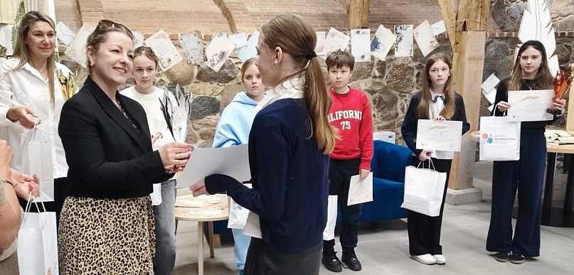 [FOTO] Uczniowie z całego powiatu głogowskiego pisali listy