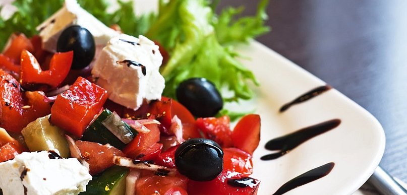 Dieta śródziemnomorska po polsku: jak przerobić ją na codzienne, proste posiłki