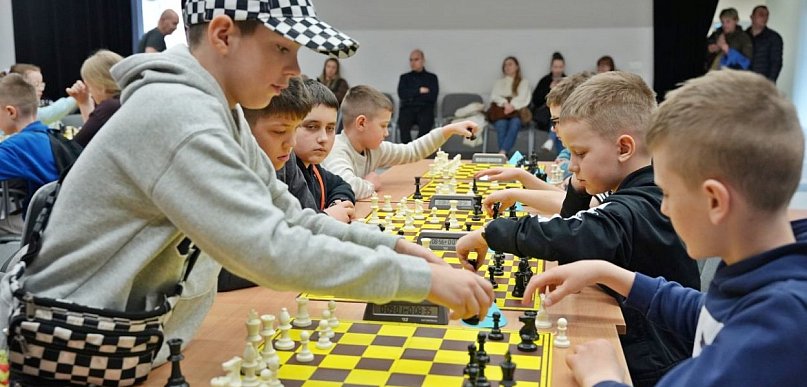 Szach i mat w Grębocicach. Duże emocje przy szachownicy [FOTO]