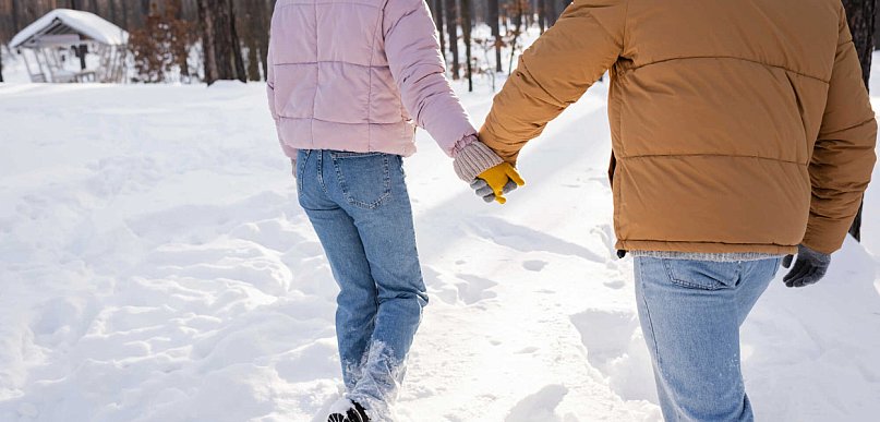 Stan zapalny ucha po zimowym spacerze – jak chronić uszy przed mrozem i wiatrem?