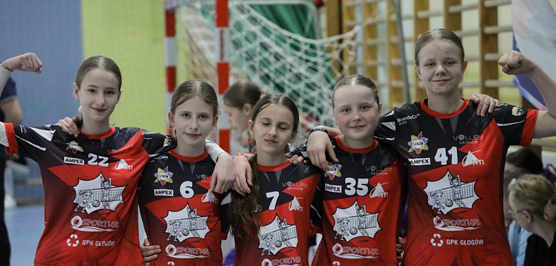 Siatkarski najazd na Głogów! Setki młodych zawodniczek walczyło o marzenia
