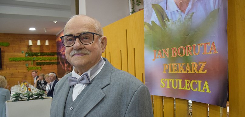 [FOTO] Niezwykła historia głogowskiego piekarza. Skończył 90-tkę i wciąż pracuje