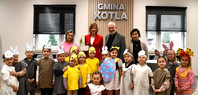 Wielkanocna wizyta przedszkolaków w urzędzie Gminy Kotla