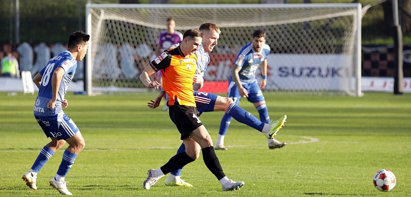 [FOTO] Remis Chrobrego z Ruchem. Ten punkt trzeba szanować!