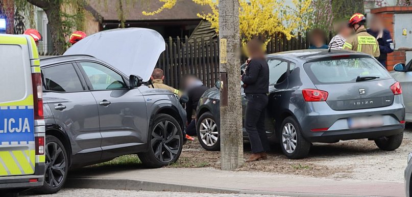 Zderzenie aut na Rudnowskiej w Głogowie. Ranne dzieci [FOTO]