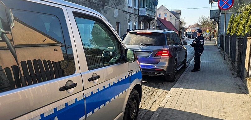 Więcej patroli pilnuje porządku. Specjalne oddziały na ulicach miasta