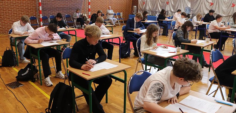 Demokracja w praktyce. Szkolny konkurs wiedzy o Sejmie w Jaczowie