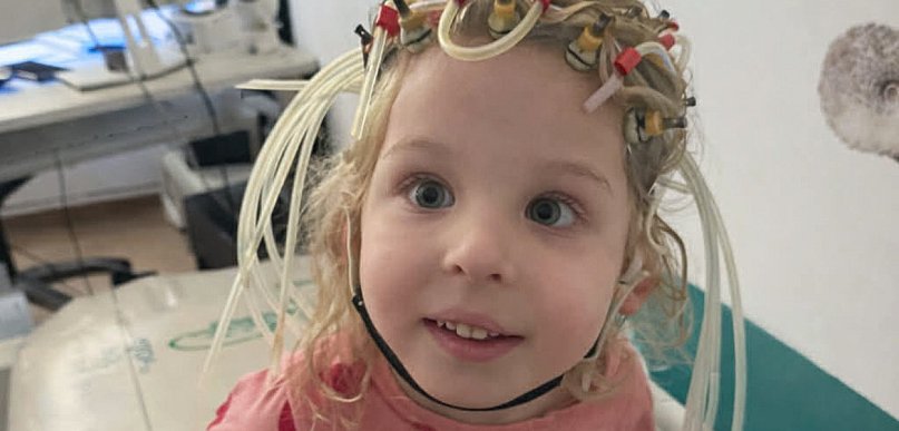 Stan Łucji gwałtownie się pogorszył. Rodzice: Każdy napad niszczy jej mózg