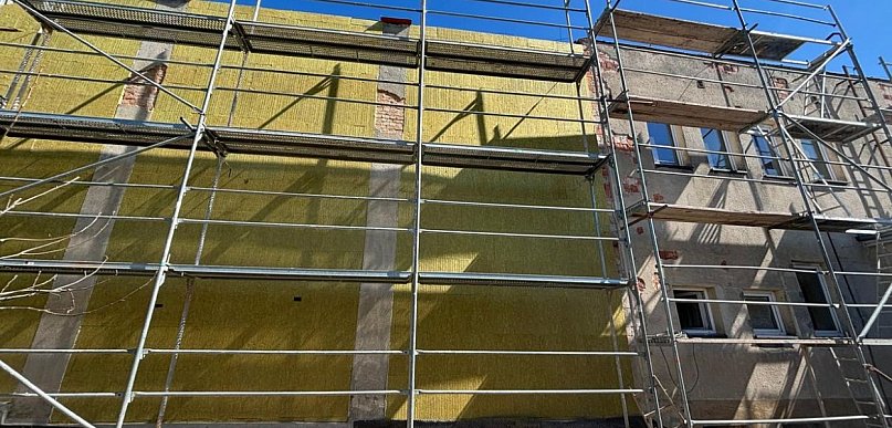 Postępy prac przy termomodernizacji GOKiS w Kotli