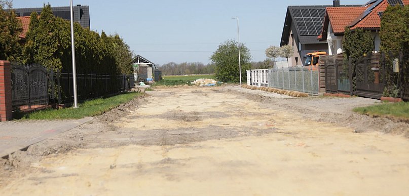 Koniec z dziurami na ulicy Zielonej, ale nie będzie tu asfaltu