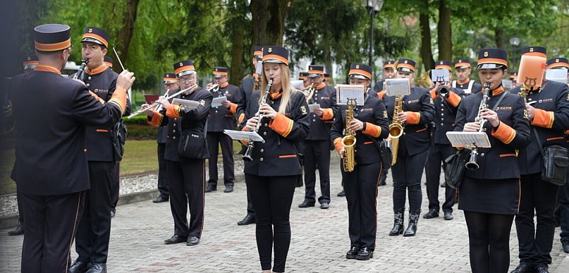 Świętowanie Dnia Hutnika czas zacząć! Już po pobudce w KGHM [FOTO WIDEO]