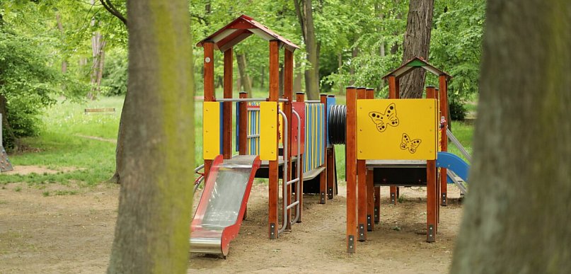 [FOTO] Kolorowa metamorfoza placu zabaw w Głogowie