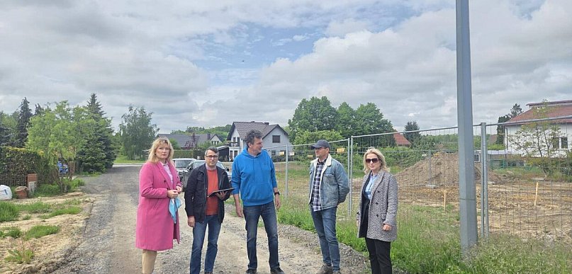 Rusza budowa ul. Świerkowej w Jerzmanowej. Przekazano plac budowy