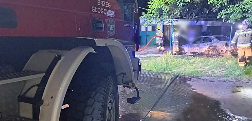 Auto płonęło w Szczepowie. Groźna akcja pod Głogowem