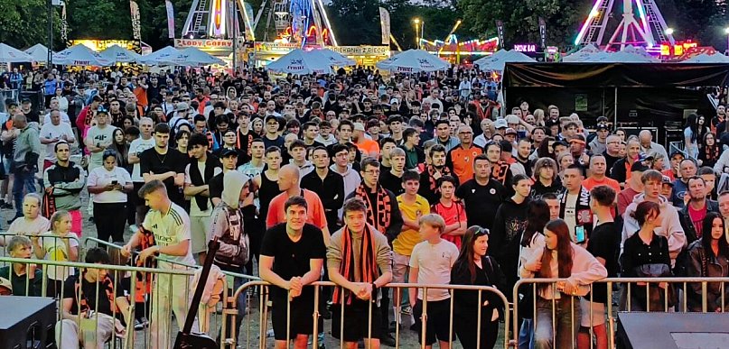 [FOTO] Strefa kibica całym sercem za Chrobrym. Głogów już wygrał