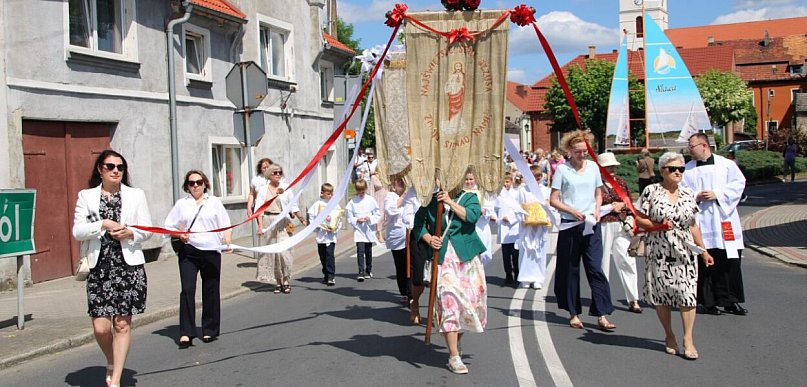 [FOTO] Od Głogowskiej aż po Wschowską. To była duża procesja