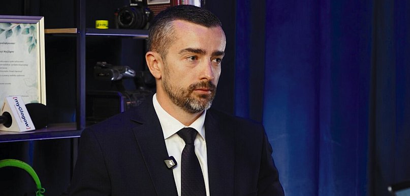 [WIDEO] Starosta Michał Wnuk: Ten krawat nie zrobi ze mnie sztywnego samorządowca