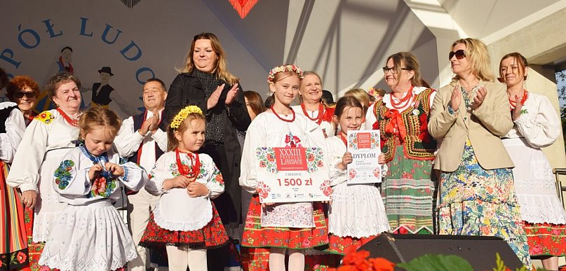 [FOTO] Sukces zespołu Dawidenka. Na scenie tańczyły nawet roczne dzieci