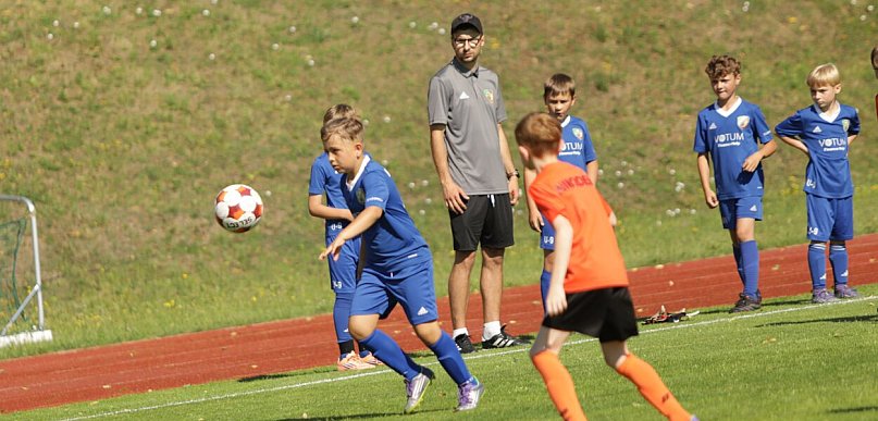[FOTO] Setki dzieci na turnieju Chrobrego! Na tej murawie rodzą się marzenia