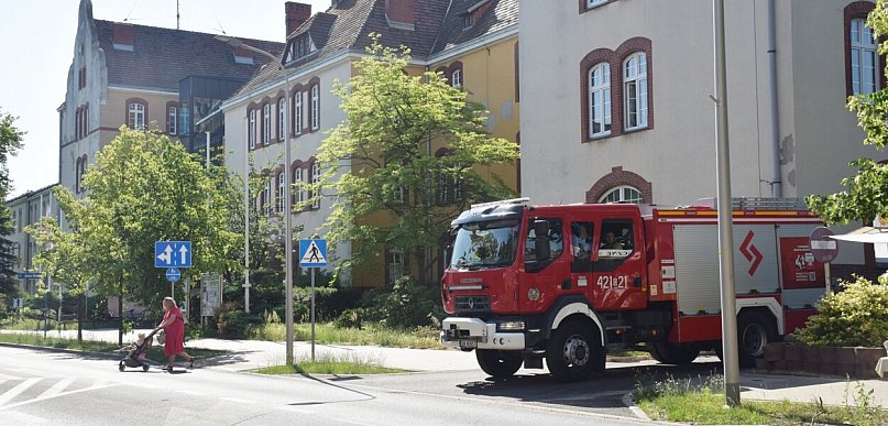 Alarm bombowy w Głogowie. Straszą kilkanaście urzędów