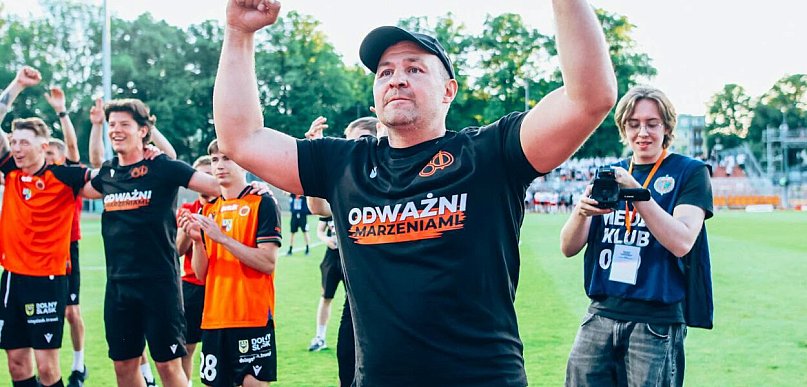 Trener bramkarzy Adam Kania zostaje w Chrobrym na dłużej