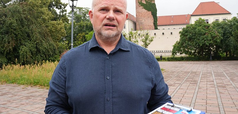 [WIDEO] Biało-czerwona na stałe nad zamkiem? Jest taki wniosek