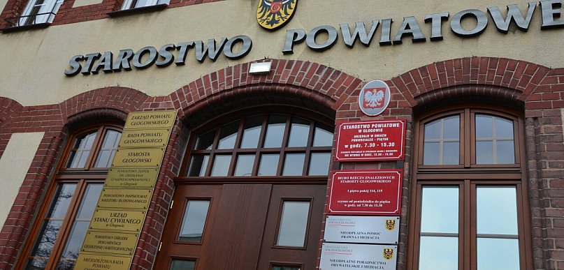 Trzeba dołożyć do inwestycji! Starostwo do remontu, ale za większe pieniądze