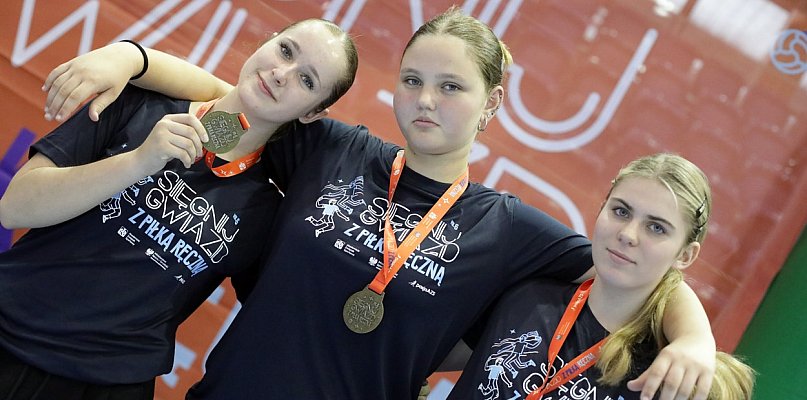 Dziewczyny rozpaliły parkiet w Głogowie! Na koniec medale [FOTO] - 173744