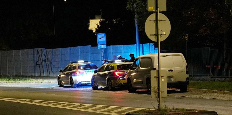Autem w radiowóz w Głogowie. Mocne zakończenie weekendu - 173766