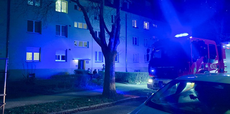 Strażacy i ratownicy pędzili na sygnale! Dwie osoby z objawami zatrucia