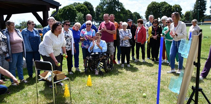 [FOTO] Rzuty do celu, karaoke i wspólna zabawa. Tak integrowała się Kotla