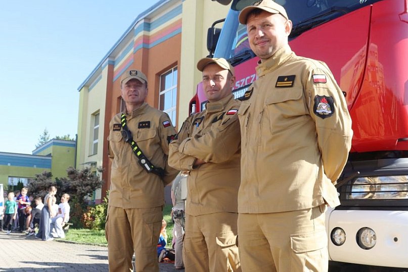 Policja, straż, ratownicy w SP 3