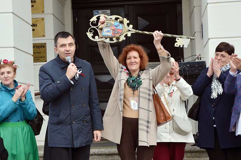 Korowód seniorów w Głogowie