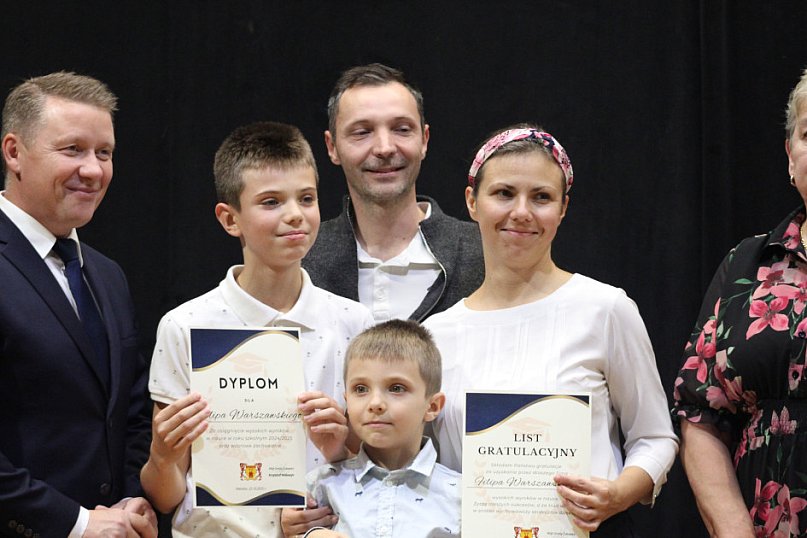 Zdolni uczniowie nagrodzeni za naukę i zachowanie