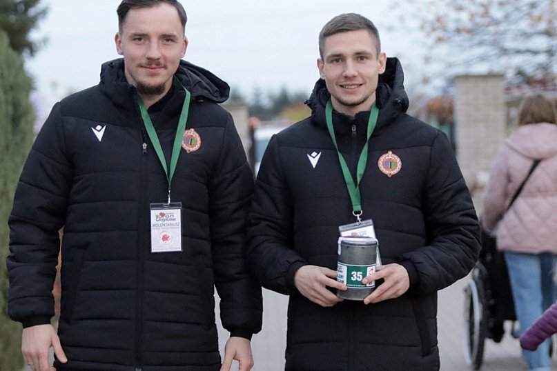 Pomagają harcerze i piłkarze, wszyscy dla fundacji