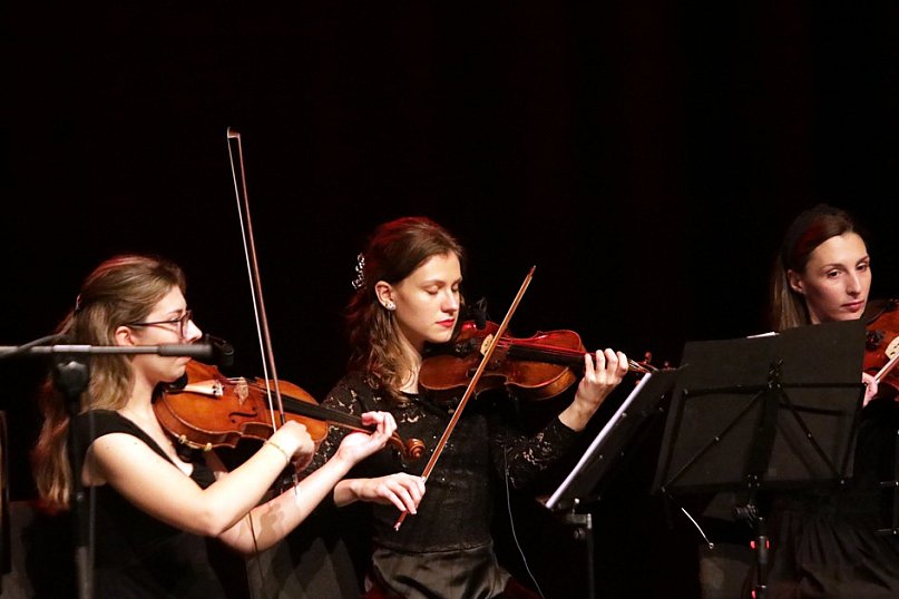 Charytatywny koncert ze zbiórką w tle